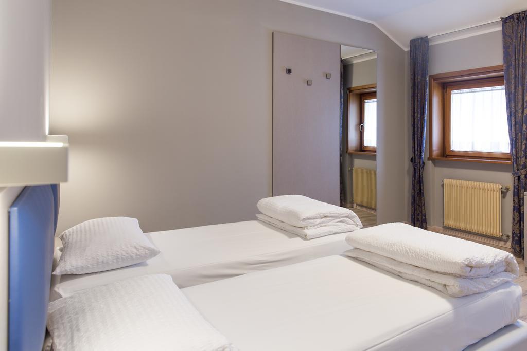 Albergo Montenegro Maniago Exterior foto
