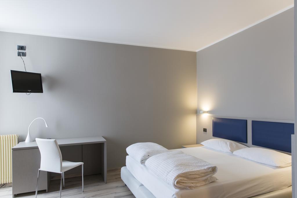 Albergo Montenegro Maniago Exterior foto